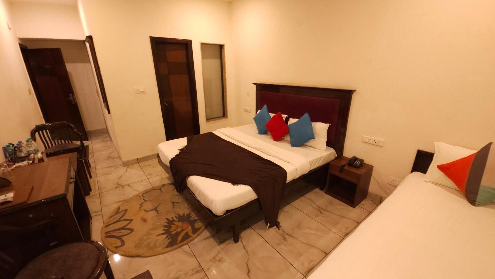Hotel Vrs Inns Chandīgarh Extérieur photo